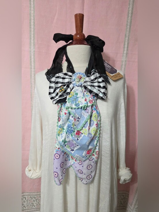 MOSSIE ANNA ARTISAN DESIGN Accessories - JABOT🩷MOSSIE ANNA ARTISAN DESIGN NWT